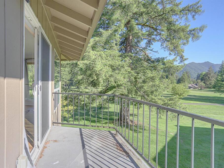 Ski-Mount Hood Charm-Welches,Golf And Ski Resort Condo,W&D, Wifi,Near Woods,Hiking,Fishing Mount Hood Village المظهر الخارجي الصورة